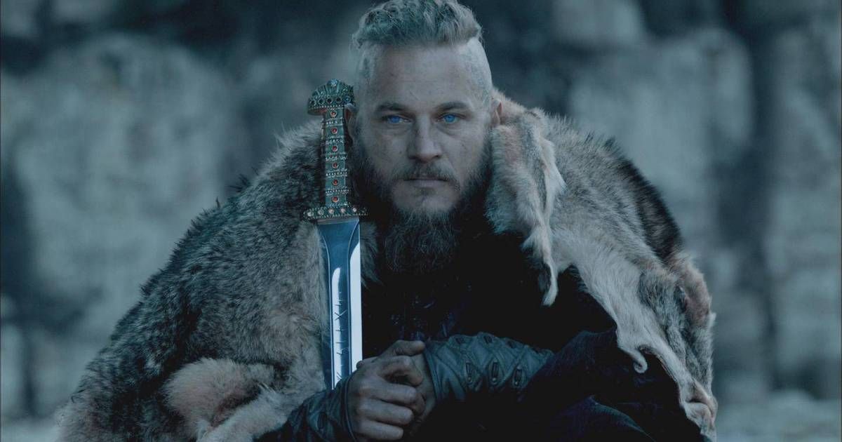 Travis Fimmel in rolul lui Ragnar Lothbrok